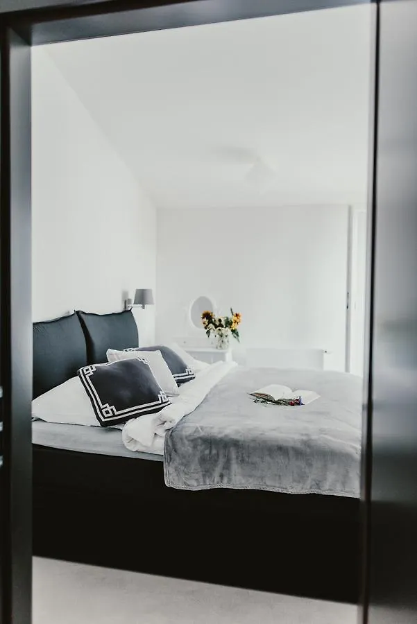 Coco Chanel Boutique Apartment By Goodnite Cz 브르노