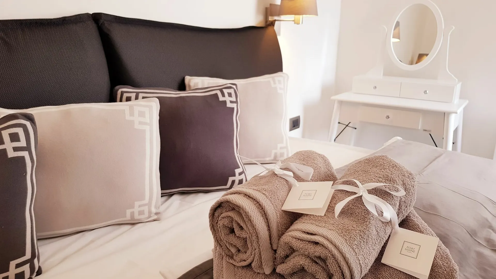 Coco Chanel Boutique Apartment By Goodnite Cz 브르노
